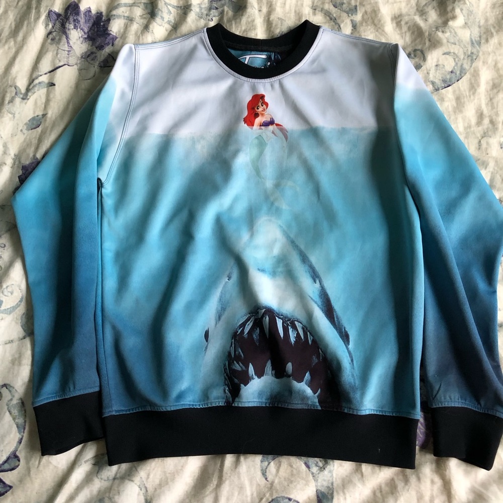 Hot Topic Ariel/Jaws long sleeve, size Small